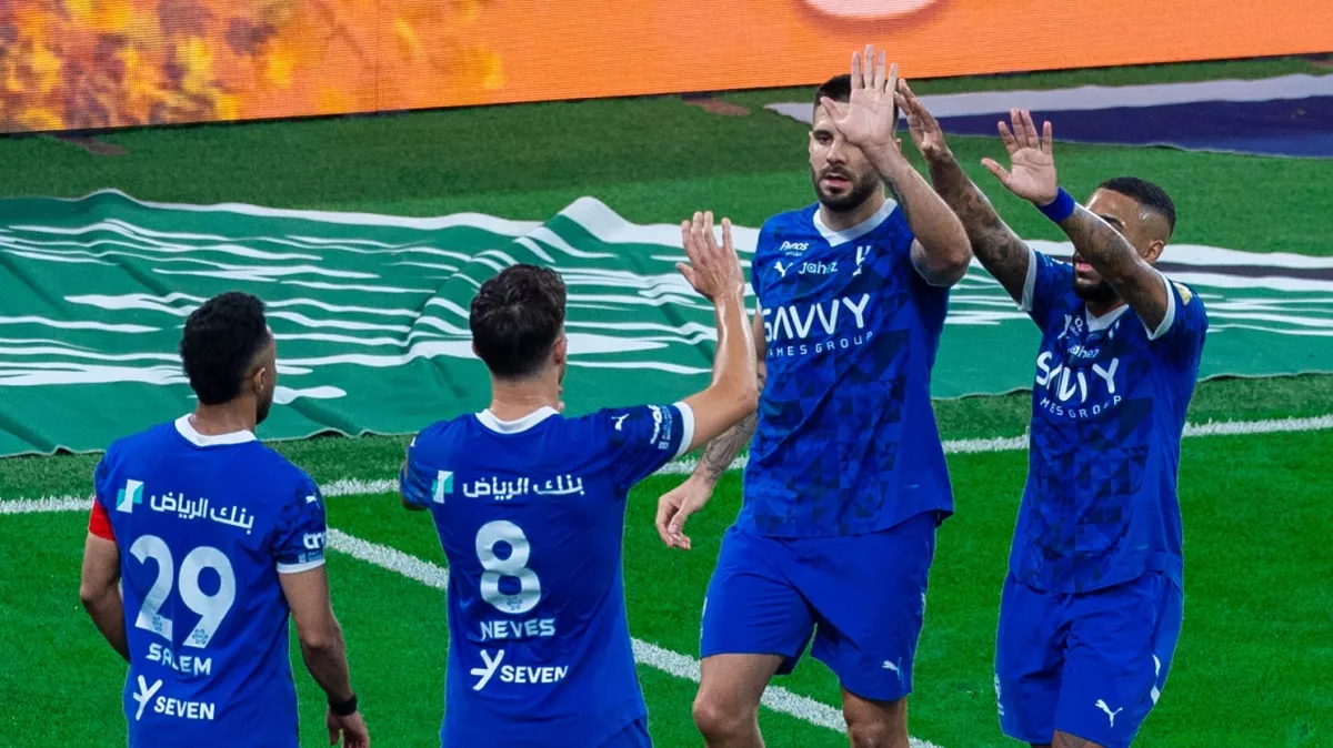مواجهة نارية بين الهلال والوحدة في دوري روشن للمحترفين
