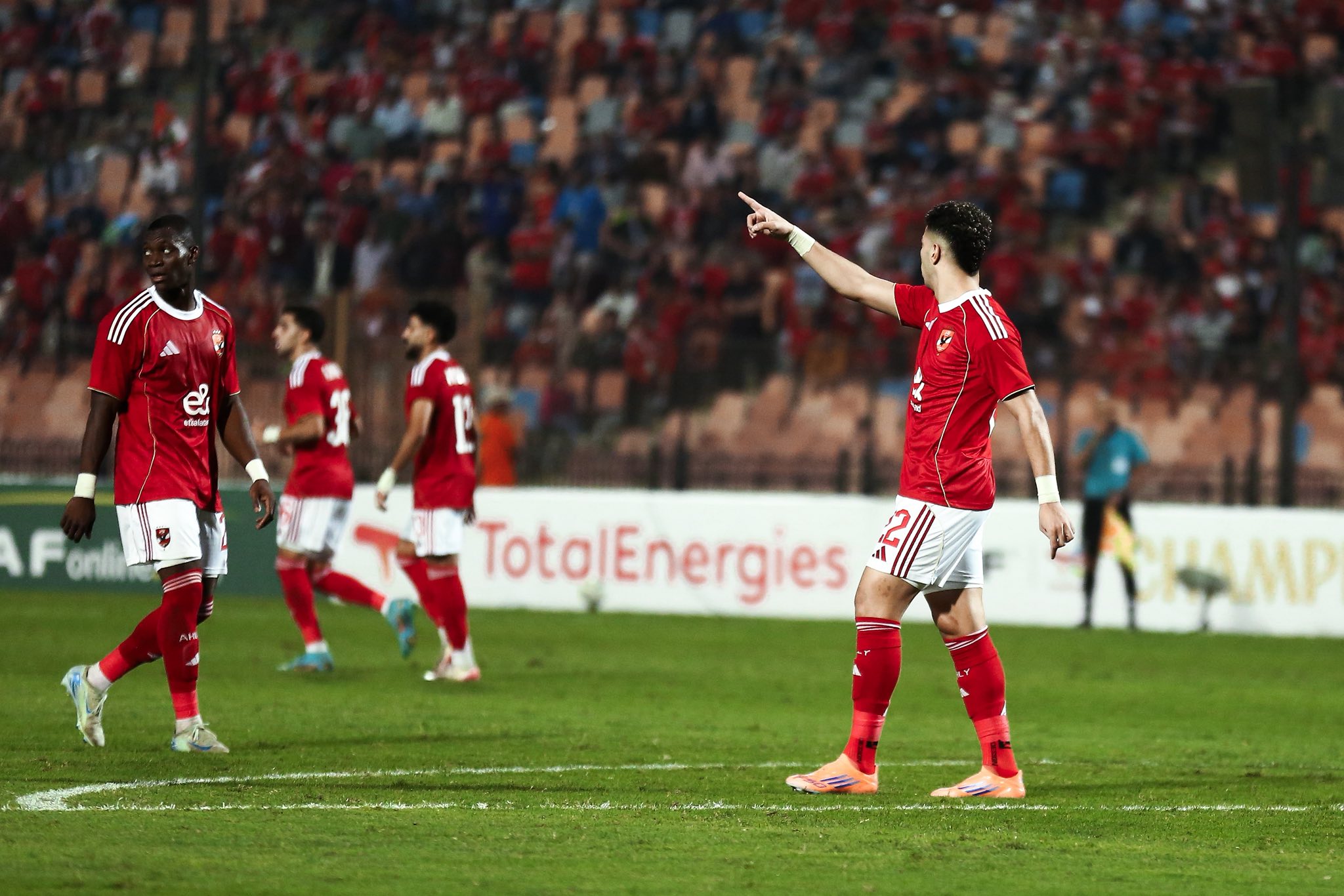 إمام عاشور يحتفل بالعودة للأهلي ويؤكد جاهزيته لمواجهة الجيش الملكي – كورة 999