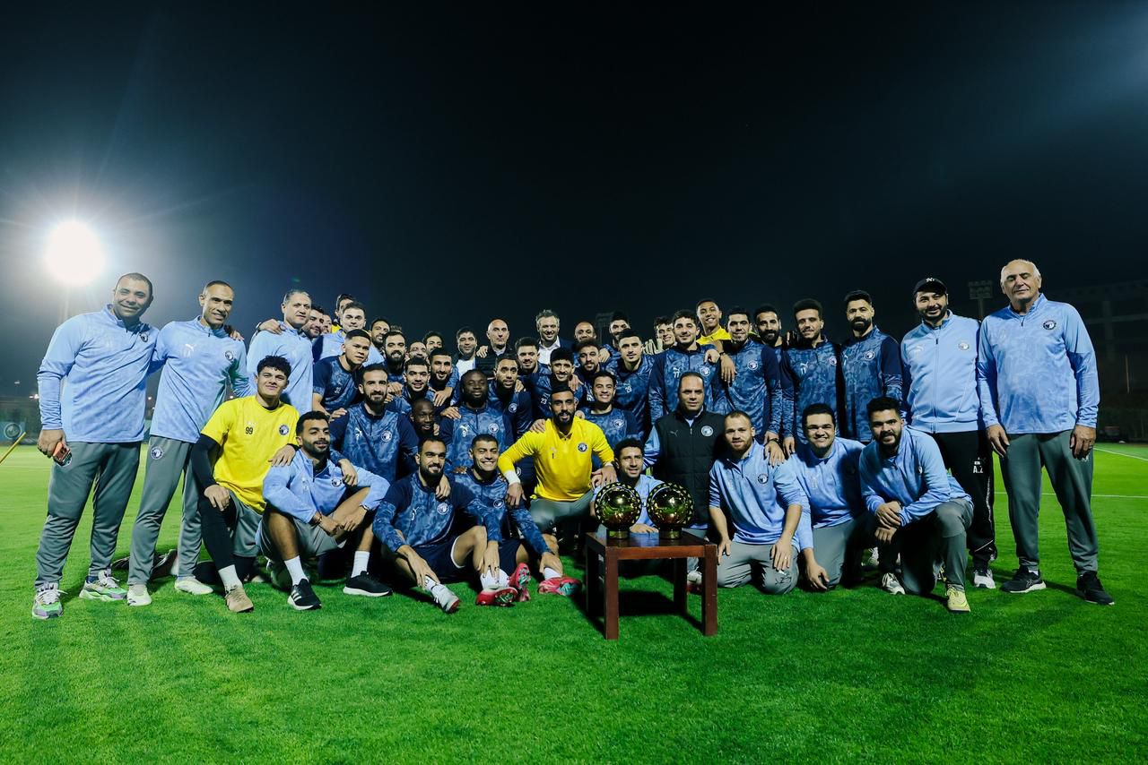 قبل مواجهة ريفرز يونايتد.. لاعبو بيراميدز يحتفلون بجائزة أفضل نادي في إفريقيا