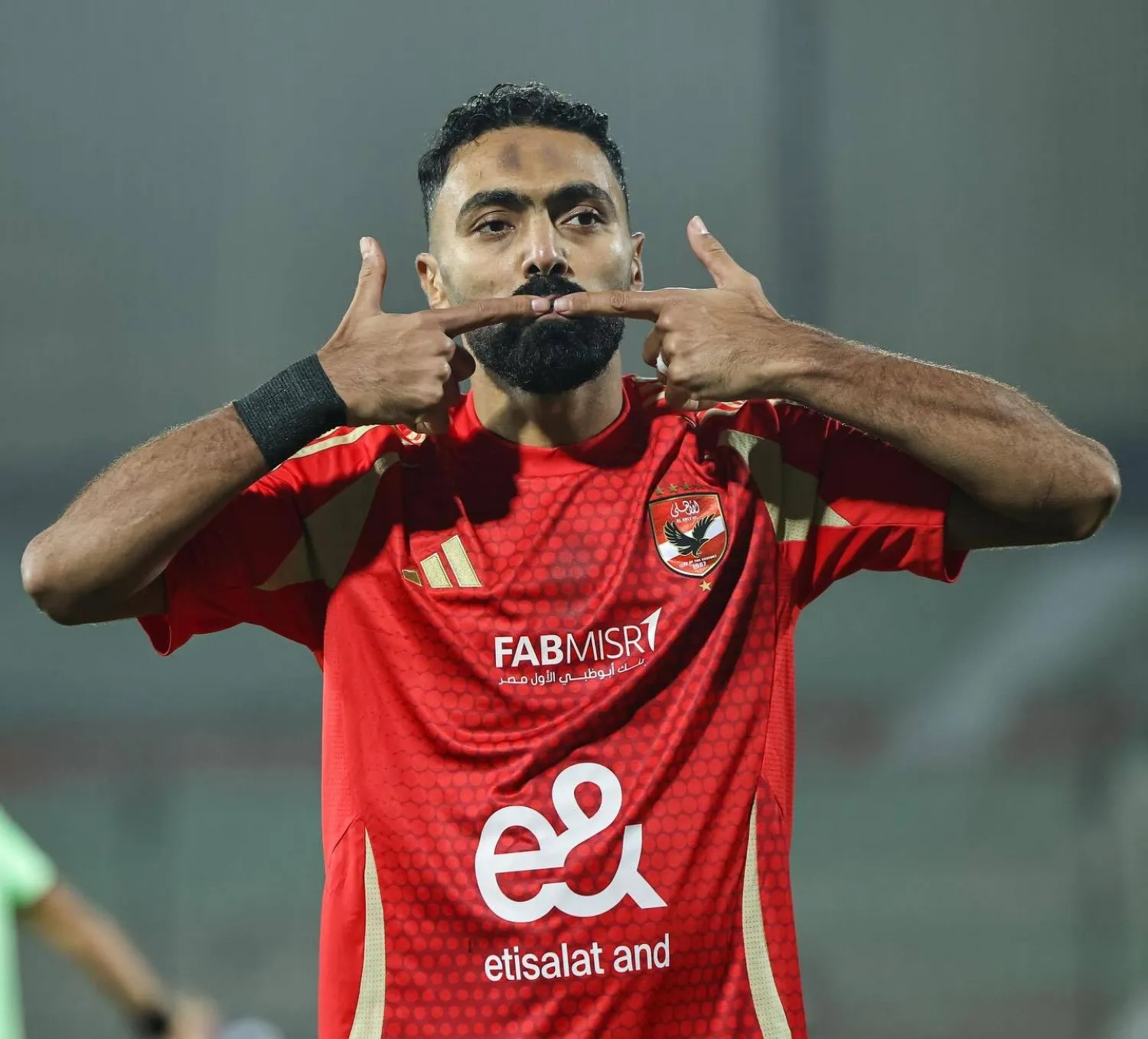 حسين الشحات يبحث عن عروض للرحيل من الأهلي في 4 دوريات – كورة 999