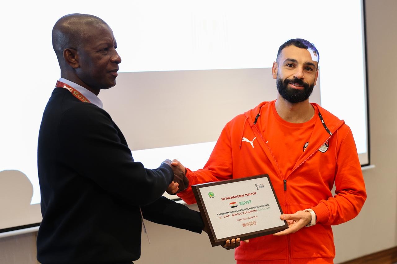 كاف يمنح صلاح شهادة مشاركة منتخب مصر في النسخة الـ 35 من كأس الأمم الإفريقية