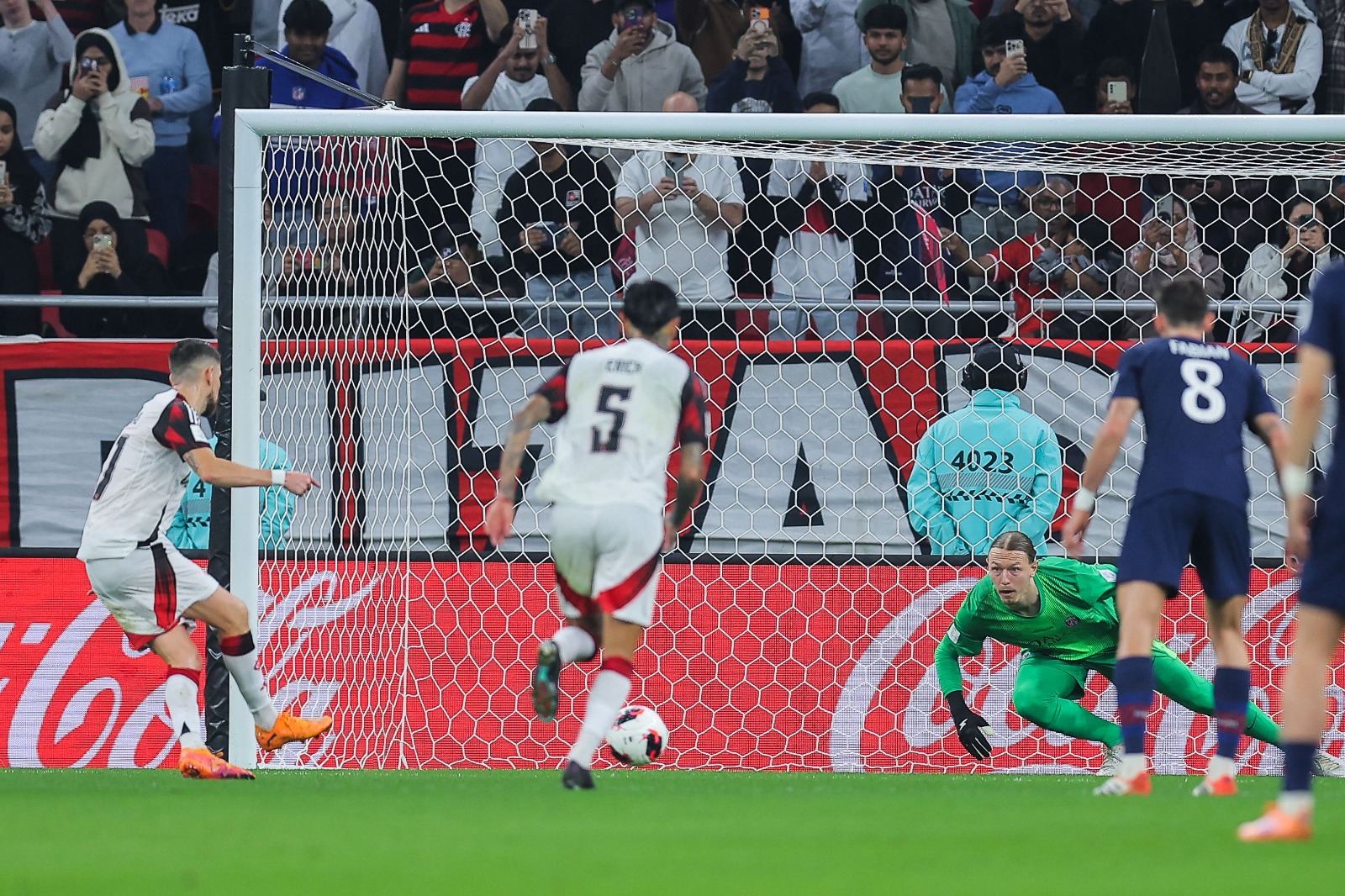 عملاق فرنسا يُحقق السداسية.. باريس سان جيرمان بطلًا لكأس إنتركونتيننتال بالفوز على فلامنجو