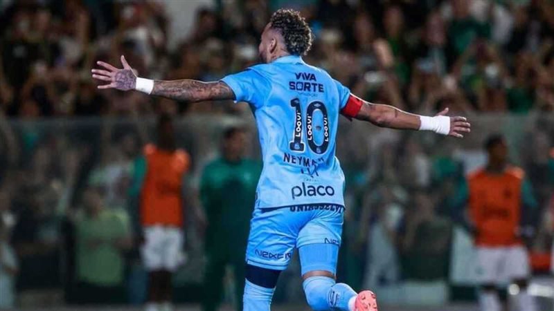 “هاترك تاريخي”.. نيمار يقود سانتوس على سحق جوفنتودي في الدوري البرازيلي