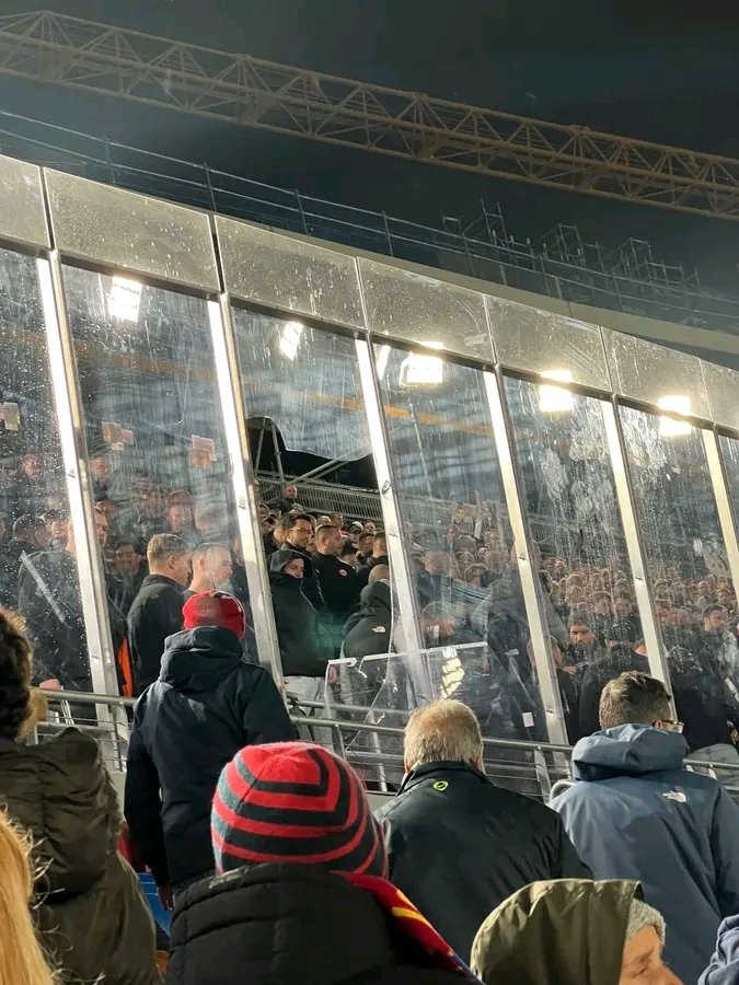 برشلونة يرفع تقريرًا صادمًا لليويفا بعد فوضى جماهير آينتراخت في كامب نو