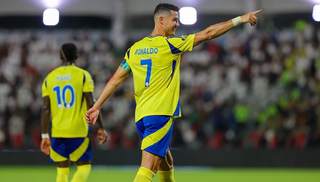 رونالدو حاضر في سباقٍ ثقيل على جائزة أفضل لاعب بالشرق الأوسط