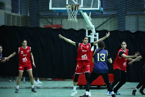 سيدات الأهلي لكرة السلة يحققن فوزًا كبيرًا على مصر للتأمين 87-32 في دوري السوبر