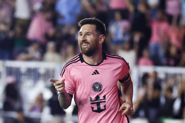 ليونيل ميسي يتوج بجائزة أفضل لاعب في الدوري الأمريكي لموسم 2025 – كورة 999