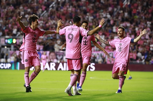 لويس سواريز يقترب من تمديد عقده مع إنتر ميامي بعد الفوز بالدوري الأمريكي