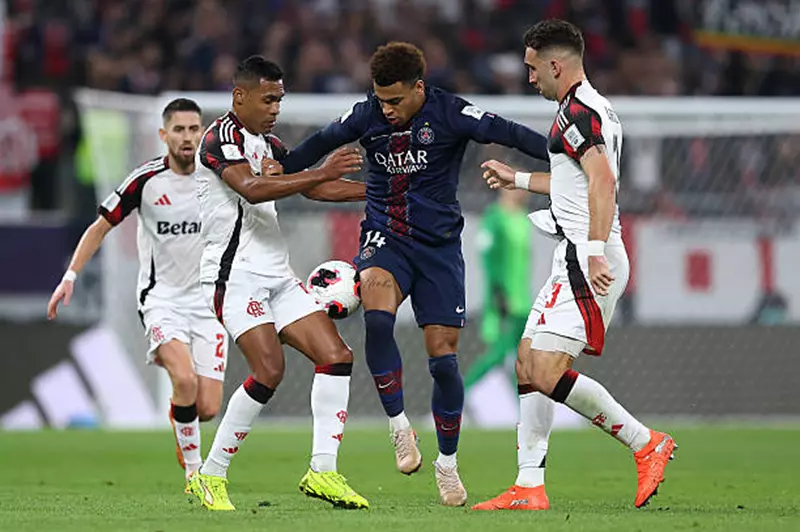 باريس سان جيرمان وفلامنجو (1-1).. ويلجأن لوقت إضافي في نهائي إنتركونتيننتال
