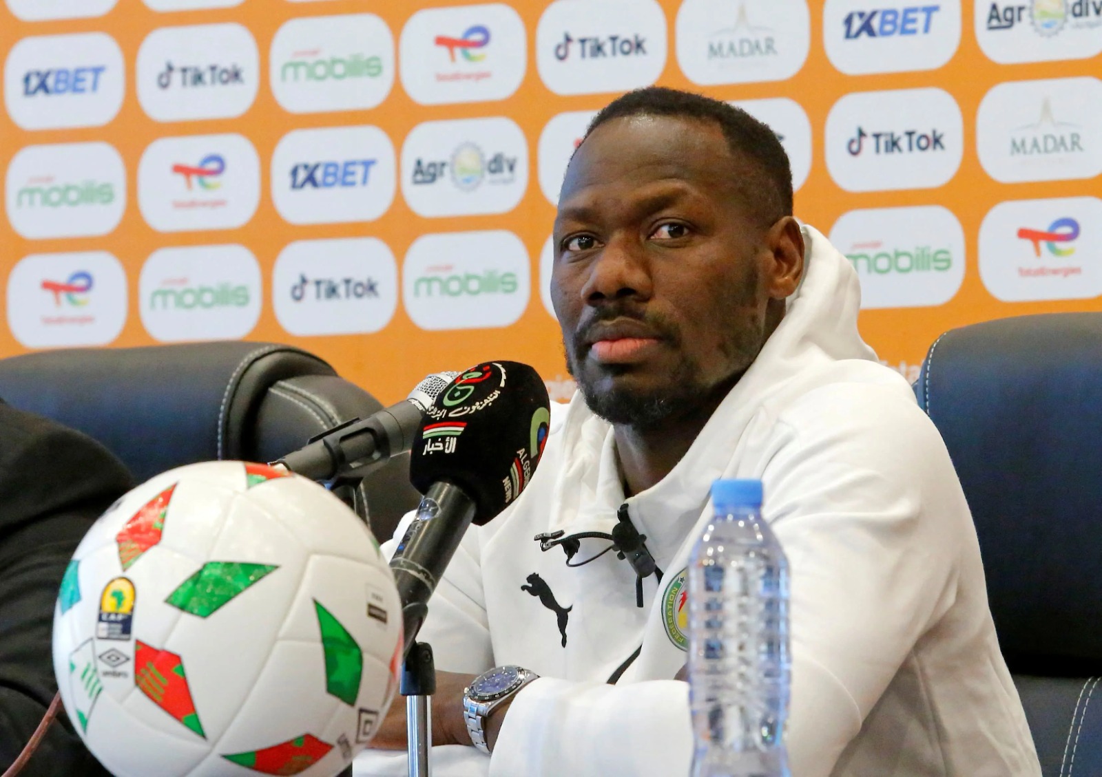 الاتحاد السنغالي ينفي الخلافات مع المدير الفني قبل موقعة السودان – كورة 999