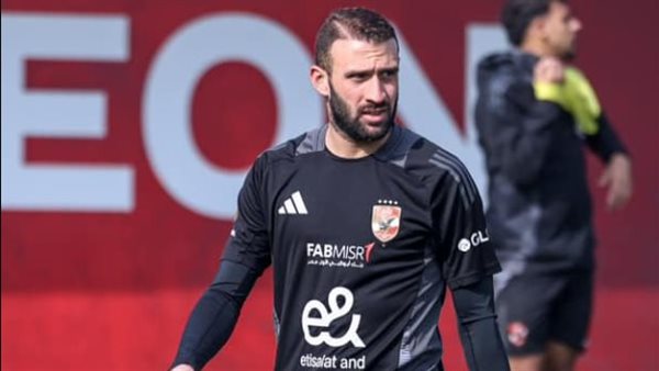 سيراميكا كليوباترا يعلن رسميًا التعاقد مع عمر كمال عبد الواحد من الأهلي