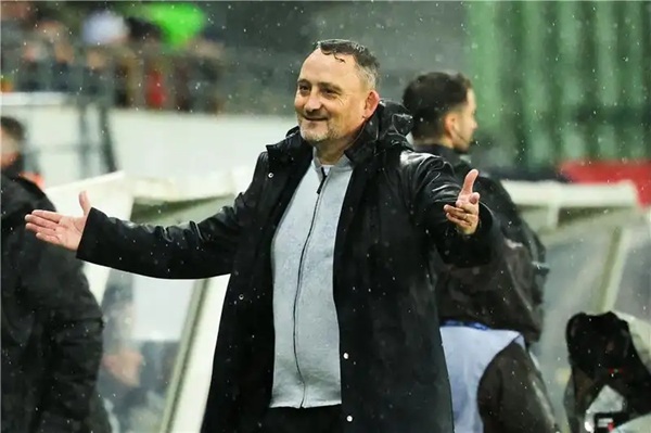 الاتحاد التونسي يفاوض فرانك هايس لتولي تدريب «نسور قرطاج» – كورة 999