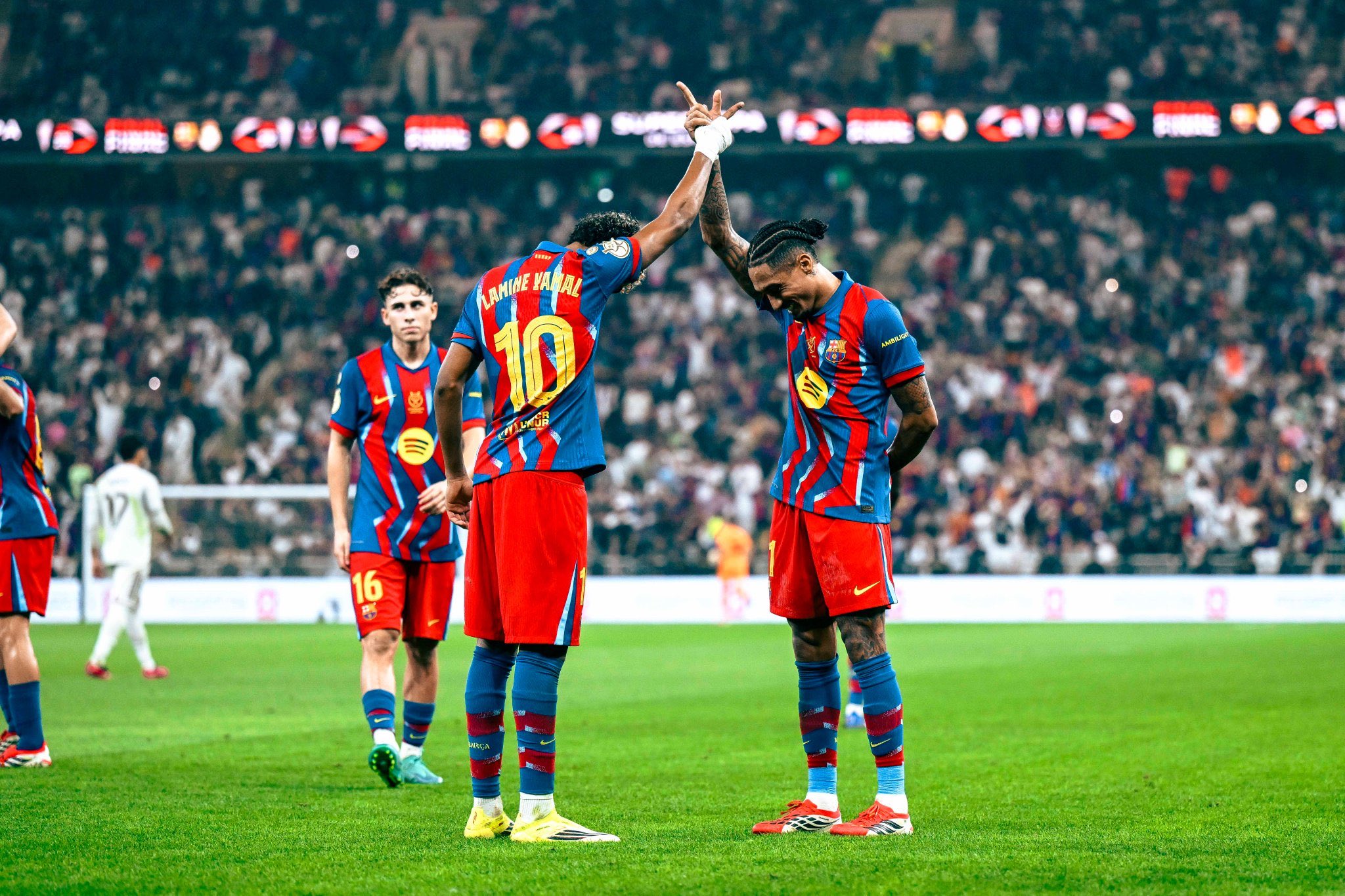 صحف إسبانية تحتفل بتتويج برشلونة بالسوبر بعد الفوز على ريال مدريد – كورة 999