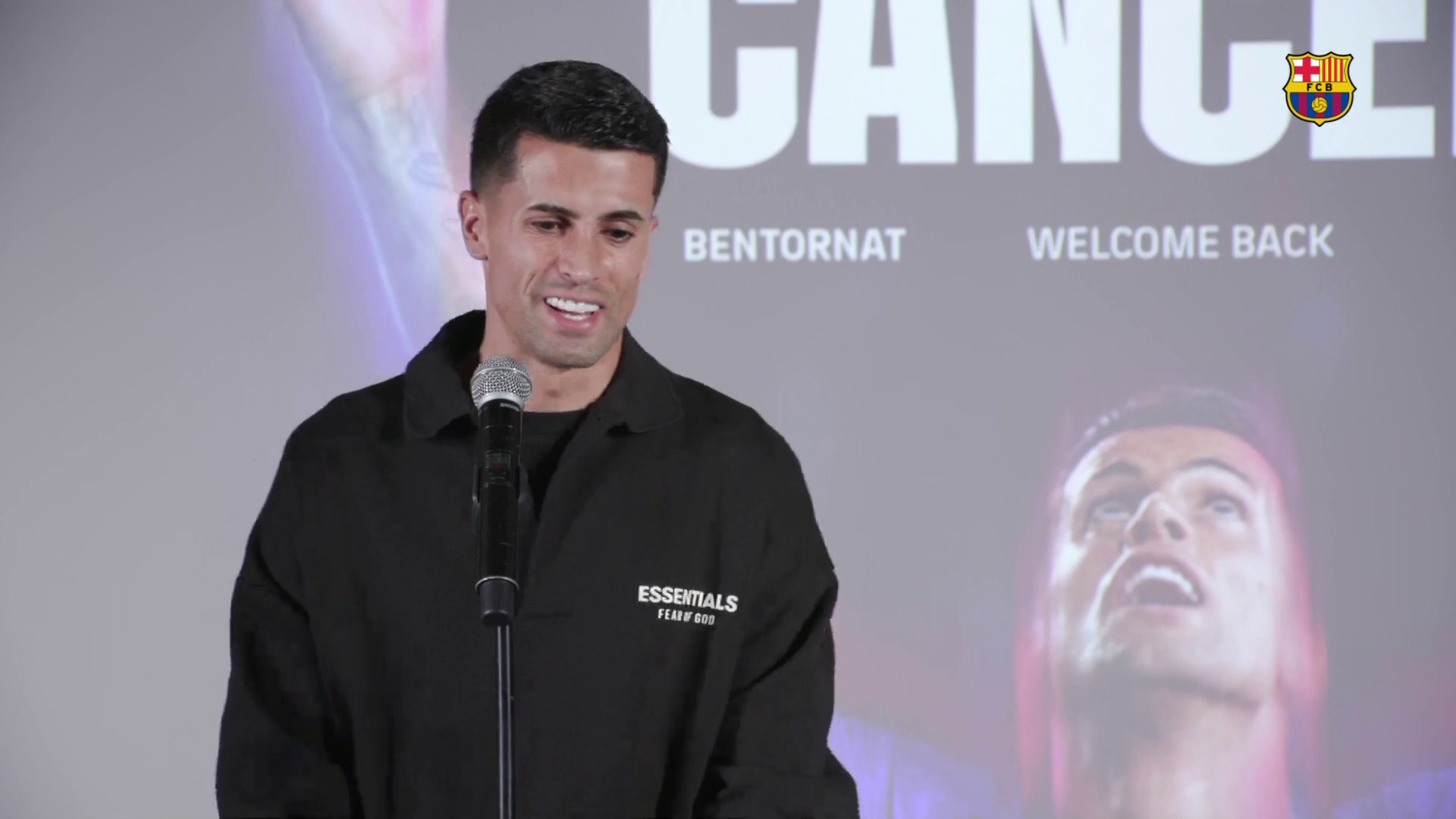 أجواء برشلونة استثنائية والجميع رحب بي منذ اللحظة الأولى – كورة 999