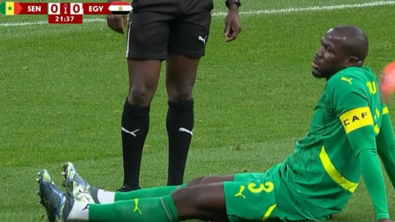 كوليبالي يغادر مباراة مصر والسنغال مصابًا – كورة 999