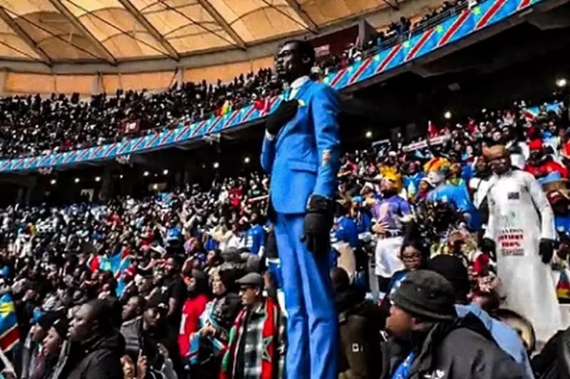 أيقونة المدرجات.. مشجع الكونغو «لومومبا» يحصد امتيازات استثنائية بعد تألقه في أمم أفريقيا 2025