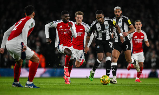 إصابة خطيرة لليفرايمينتو تبعده عن نيوكاسل حتى مارس – كورة 999