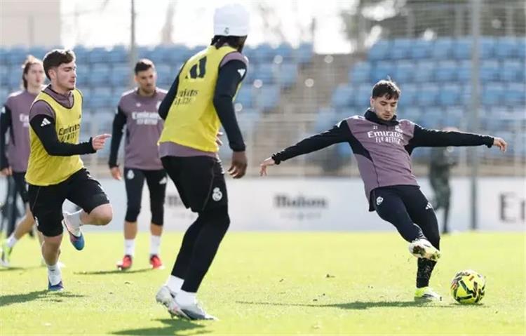 ريال مدريد يواصل استعداداته لمواجهة فياريال في الدوري الإسباني – كورة 999