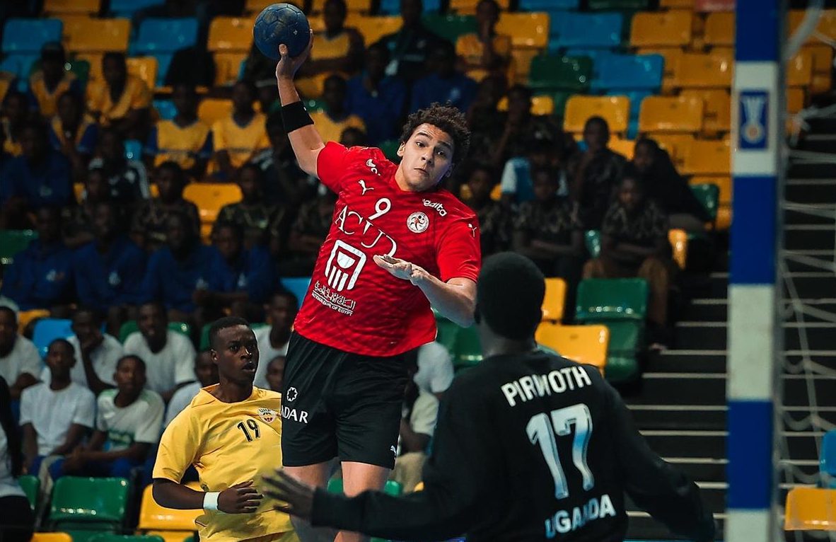 منتخب اليد يهزم أوغندا 54-13 ويحقق العلامة الكاملة بدور المجموعات بأمم إفريقيا