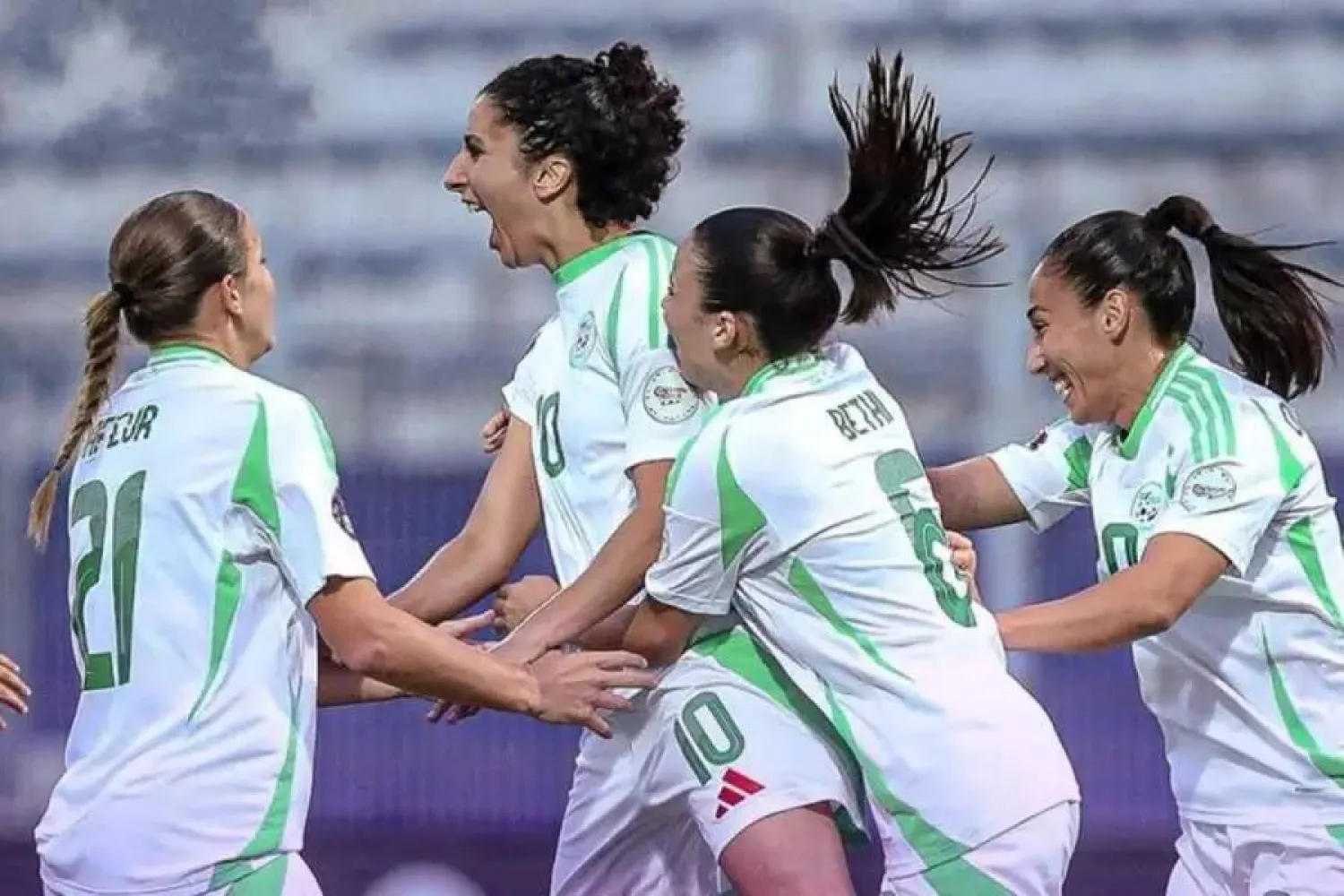 وصول بعثة سيدات الجزائر إلى القاهرة لملاقاة منتخب مصر وديًا – كورة 999