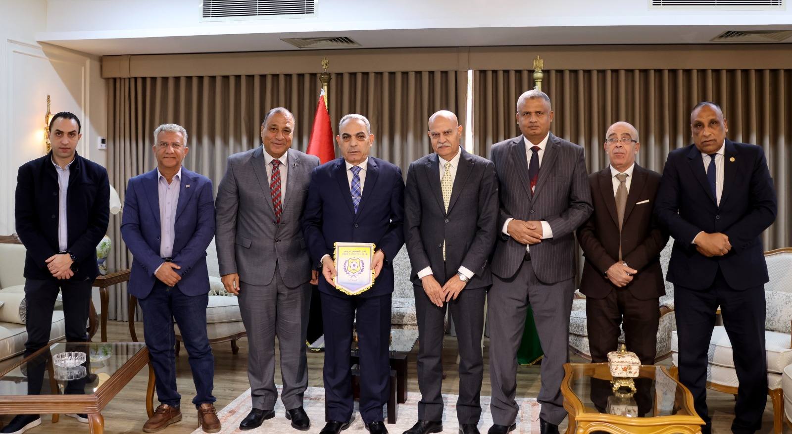 محافظ الإسماعيلية يستقبل اللجنة المعينة لإدارة الدراويش ويؤكد دعم المحافظة للنادي