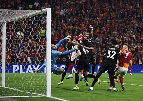 جالطة سراي يكتسح يوفنتوس بخماسية في ذهاب ملحق دوري الأبطال – كورة 999