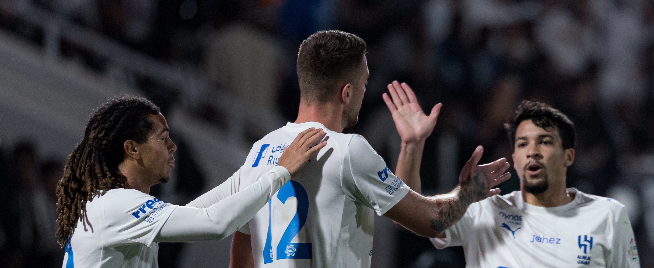 الهلال يواصل مطاردة الصدارة بخماسية على حساب الشباب في الدوري السعودي (فيديو)