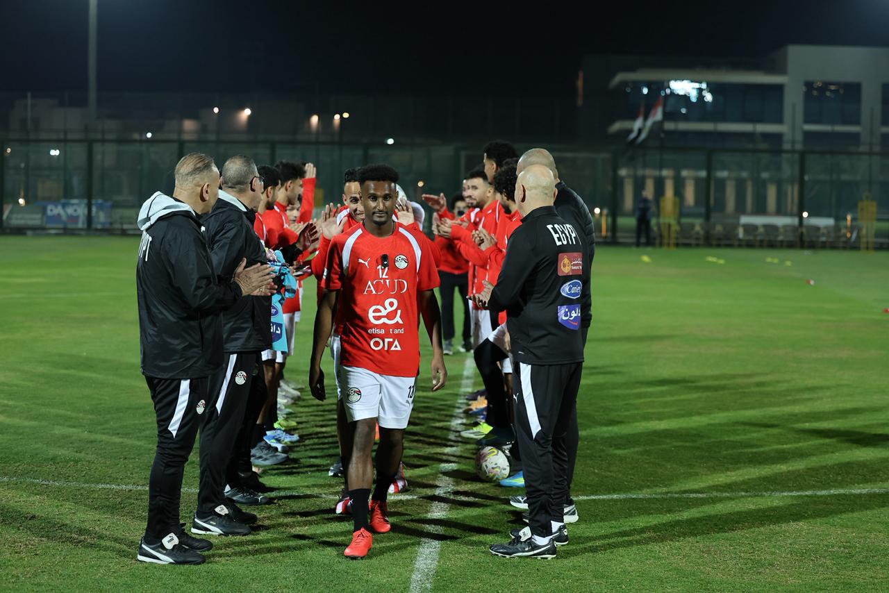 منتخب مصر ينظم ممراً شرفياً للاعبين الجدد – كورة 999