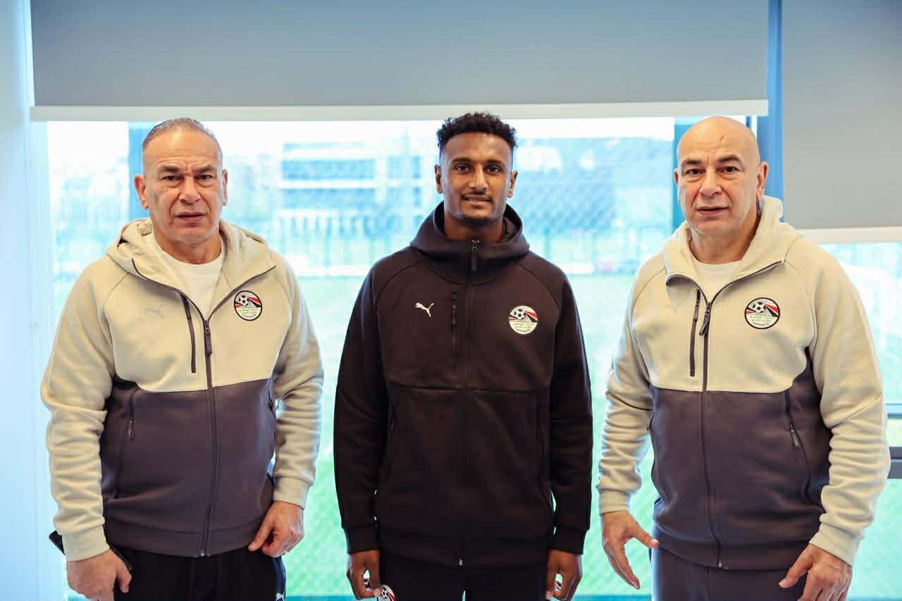 أول ظهور لـ هيثم حسن بعد انضمامه لمنتخب مصر.. وحسام حسن يرحب باللاعب – كورة 999