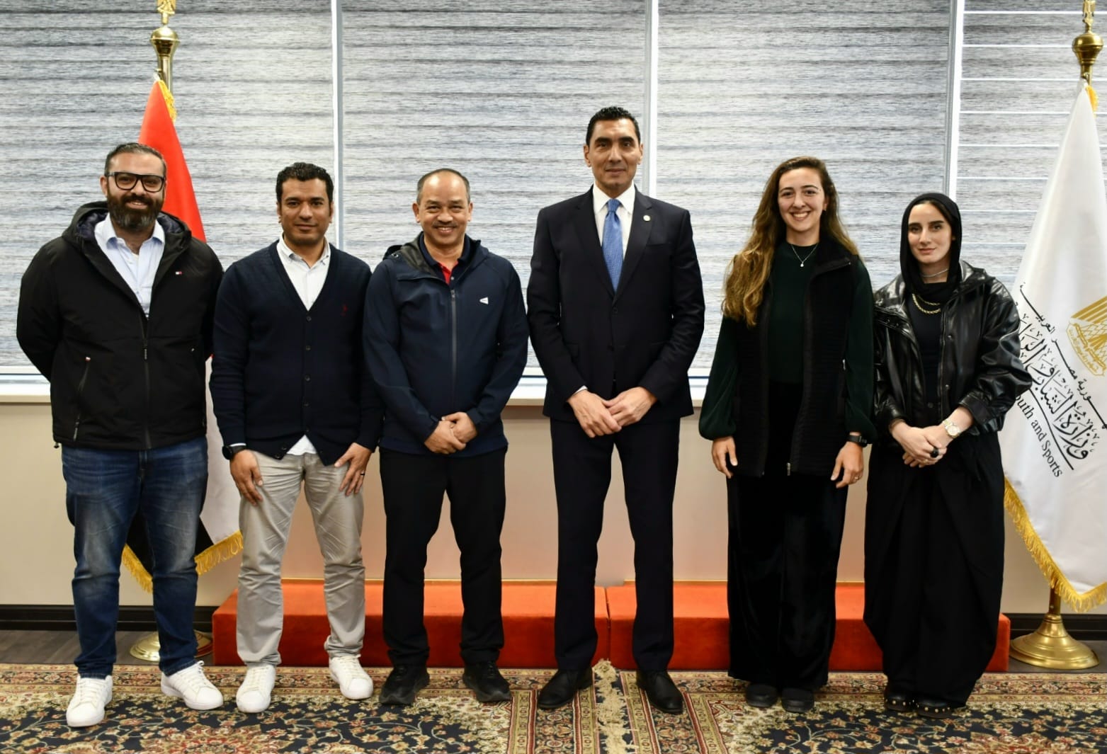 وزير الرياضة يستقبل وفد الاتحاد الدولي للريشة الطائرة لبحث استضافة بطولة العالم 2026
