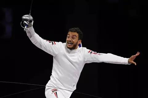 وزير الشباب والرياضة يهنئ محمد السيد بعد فوزه بـ برونزية كأس العالم لسيف المبارزة