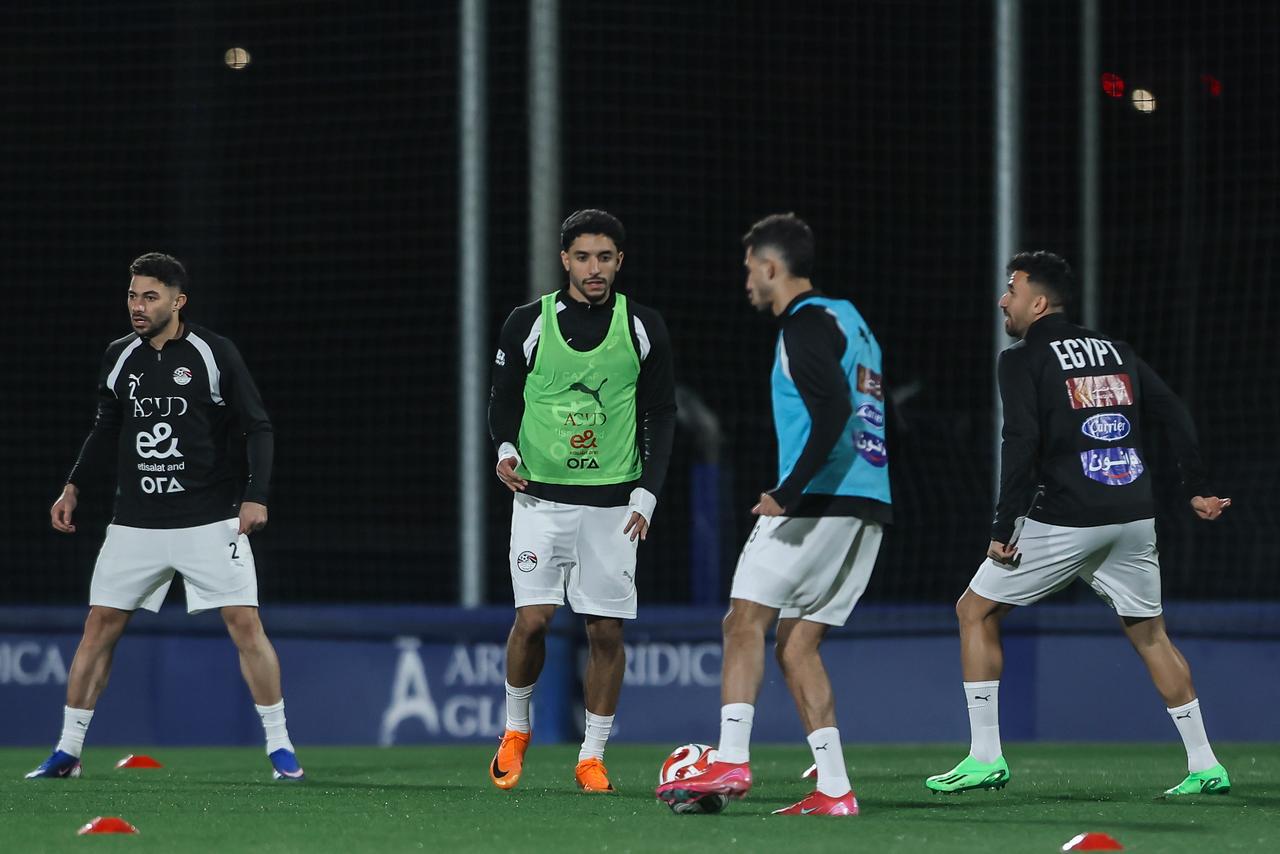 منتخب مصر يتدرب في ملعب إسبانيول استعدادًا لودية إسبانيا – كورة 999