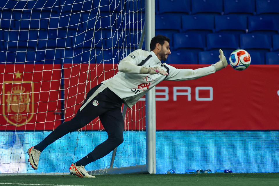 الشناوي وتريزيجيه بدلاء وعودة إمام عاشور.. تشكيل منتخب مصر المتوقع ضد إسبانيا