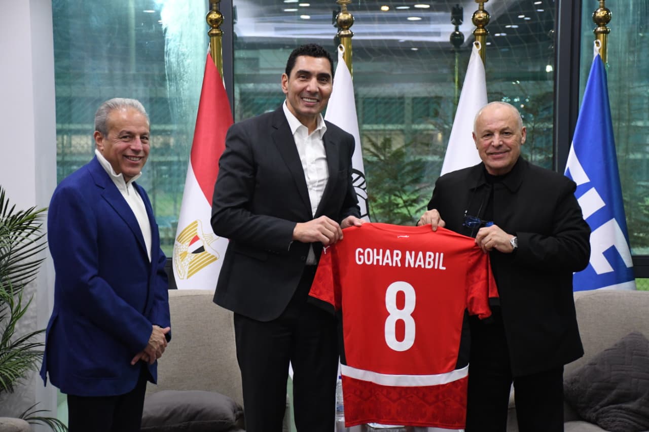 وزير الشباب والرياضة يتفقد مشروع الهدف بأكتوبر ويبحث دعم الكرة المصرية مع اتحاد الكرة