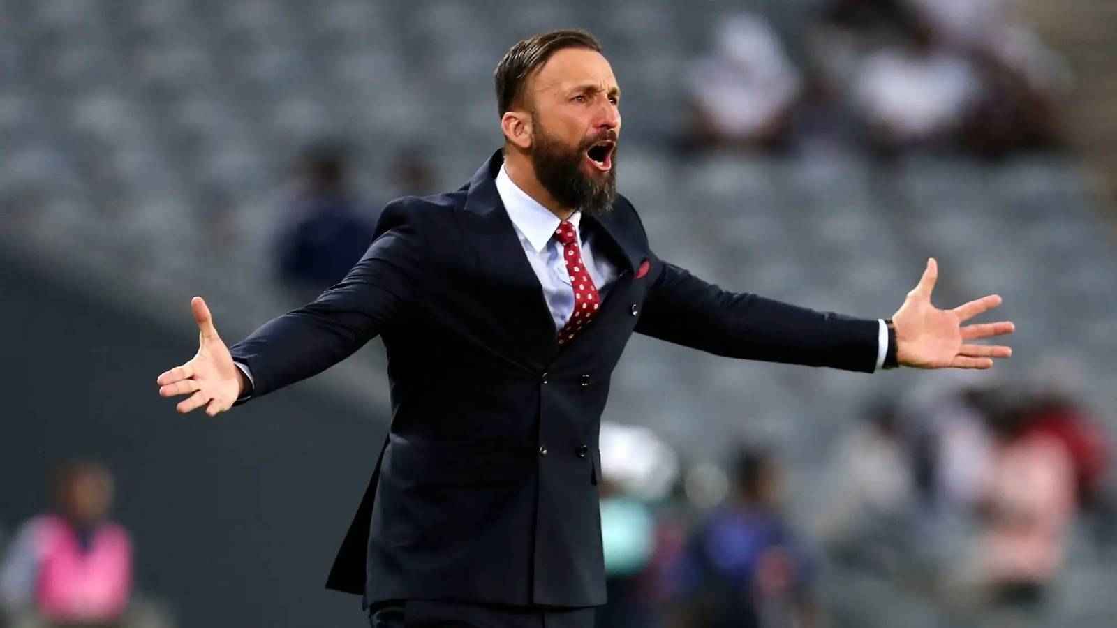 أزمة في شباب بلوزداد قبل مواجهة الزمالك.. إيقاف المدرب وقرارات انضباطية صارمة