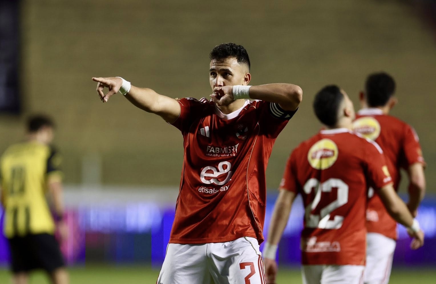 الأهلي يحقق فوزًا صعبًا على المقاولون العرب ويواصل مطاردة الزمالك وبيراميدز