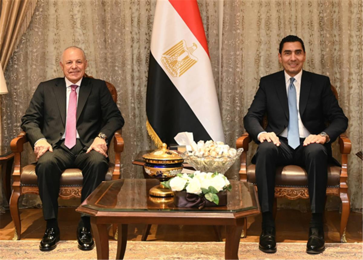 أبو ريدة ووزير الرياضة يدعمان منتخب الشباب قبل مواجهة تونس – كورة 999