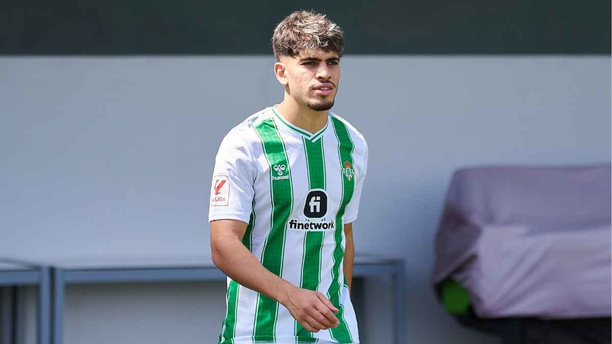 ممر شرفي في بيتيس لتكريم نجمي المغرب بعد التتويج القاري – كورة 999