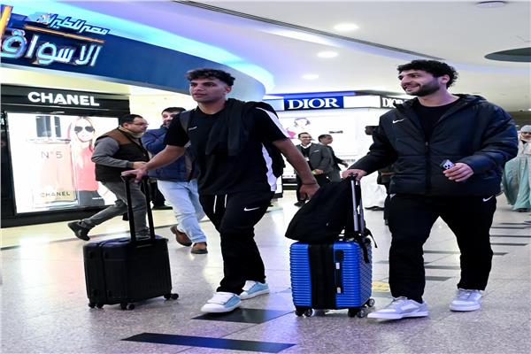 وفد السفارة المصرية بالجزائر يستقبل بعثة الزمالك فور وصولها لمواجهة شباب بلوزداد