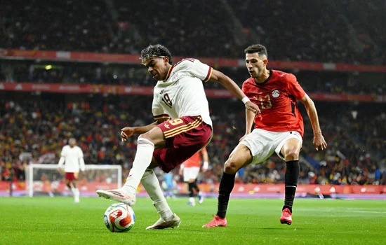 في اتصال هاتفي.. الحكومة الإسبانية تتخذ إجراءات قانونية بعد الهتافات المسيئة