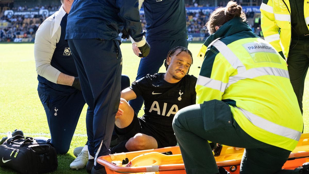 توتنهام يعلن إصابة خطيرة لتشافي سيمونز بقطع في الرباط الصليبي – كورة 999