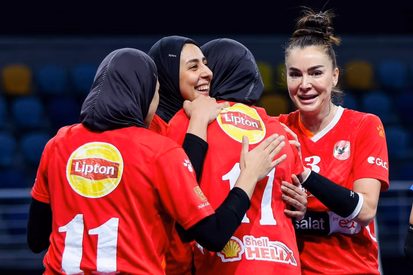 سيدات طائرة الأهلي يتوجن ببطولة إفريقيا للمرة الـ11 في تاريخهن على حساب البنك التجاري الكيني