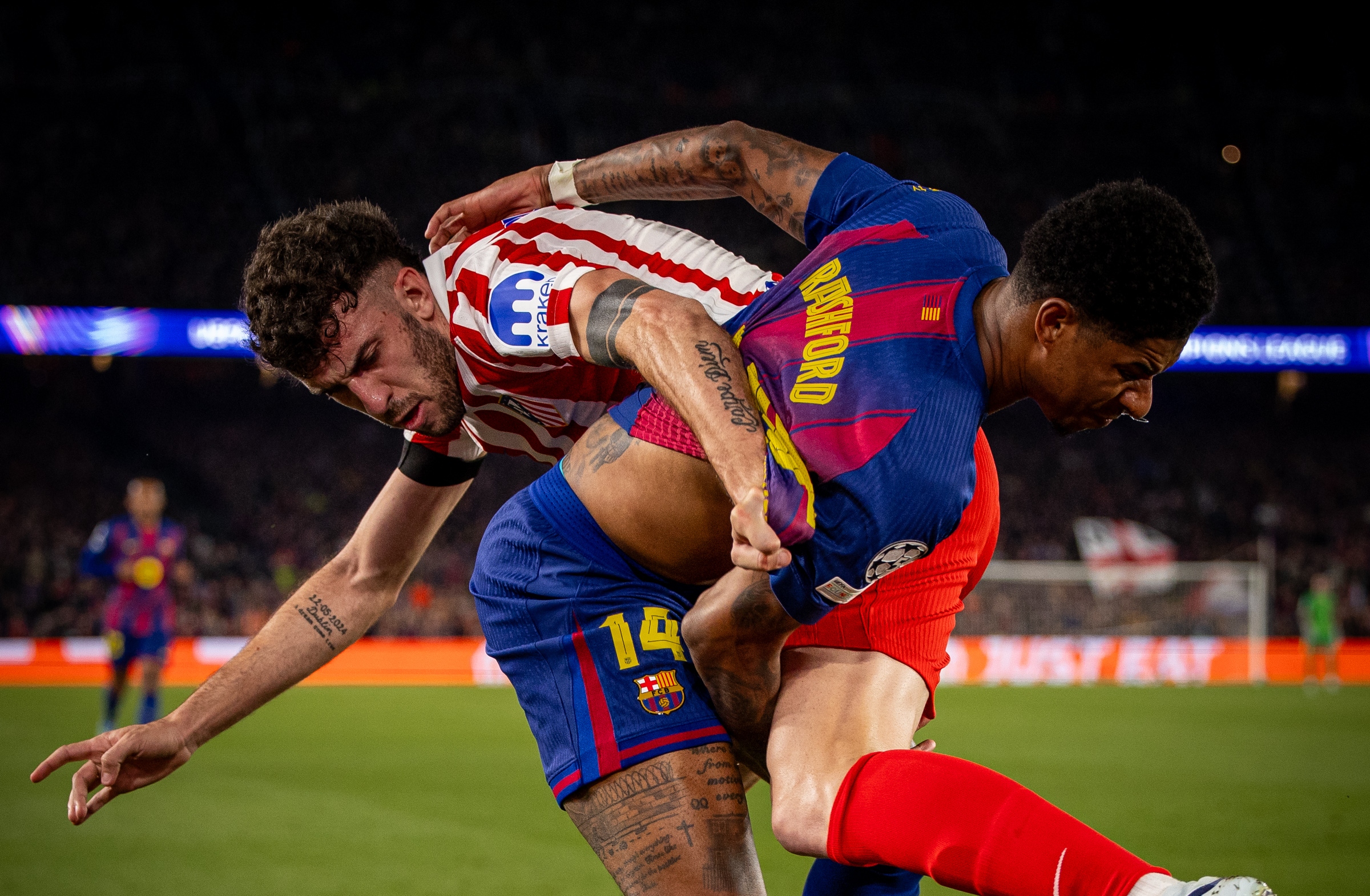 حكم مباراة برشلونة وأتليتكو مدريد في إياب ربع نهائي دوري الأبطال – كورة 999