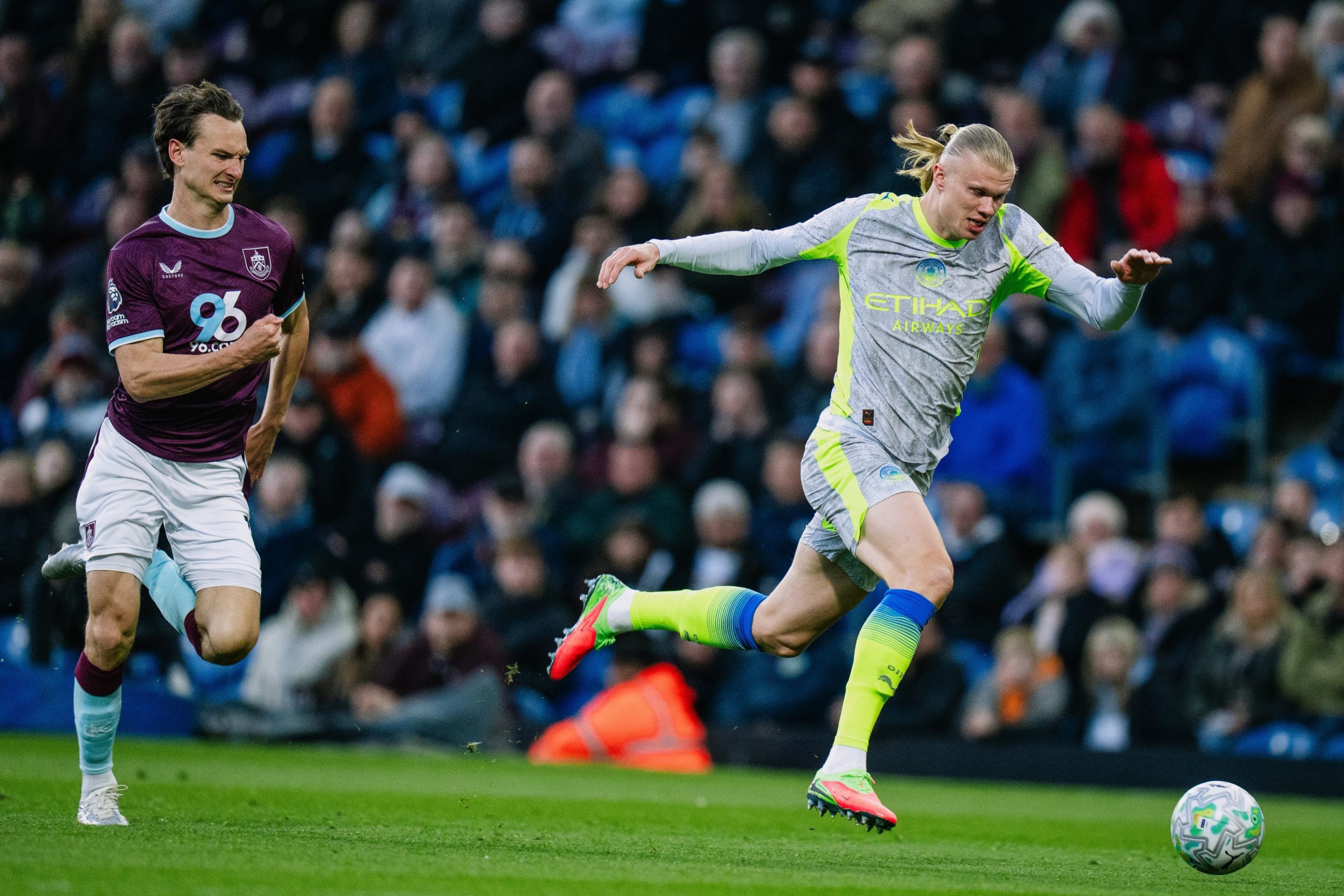 مانشستر سيتي يخطف الصدارة بفوز ثمين على بيرنلي في الدوري الإنجليزي – كورة 999